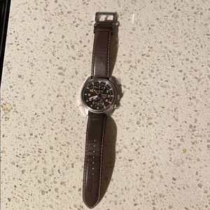 Used Sieko Men’s watch. Leather band. Brown face